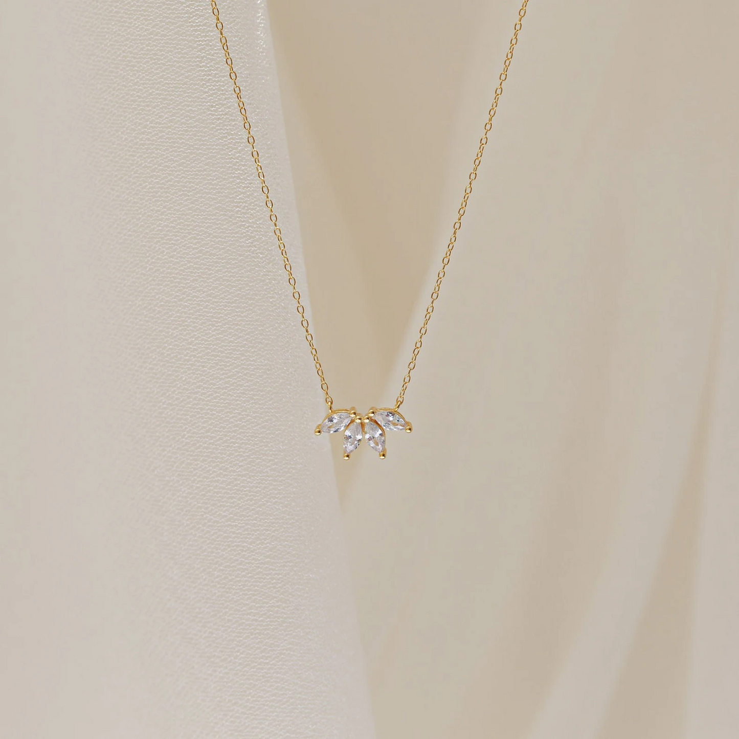 Colier: Diamond Flower